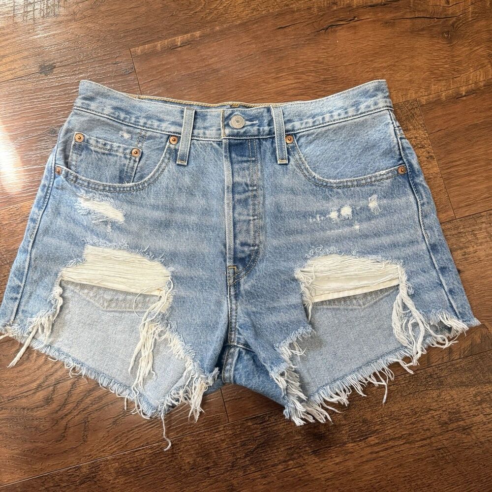 Levi's Women’s 501 High Rise Blue Denim Distressed Cut Off Denim Shorts Size 28